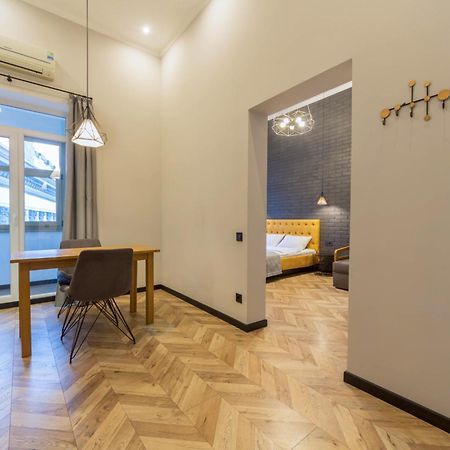 Idea Design Apart-Hotel Prorizna Киев Экстерьер фото
