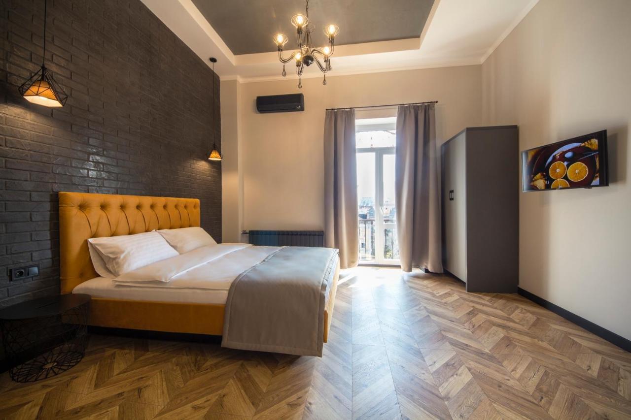 Idea Design Apart-Hotel Prorizna Киев Экстерьер фото