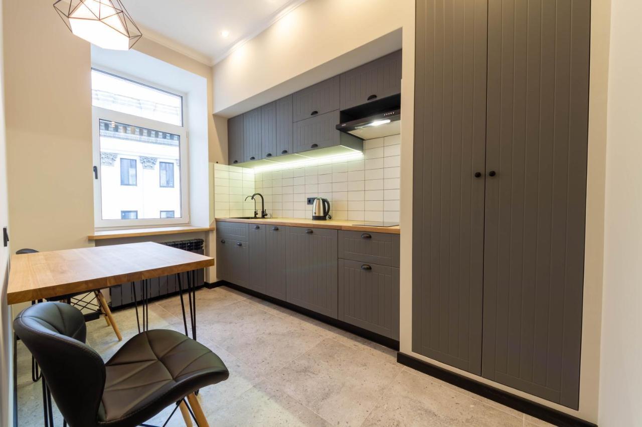 Idea Design Apart-Hotel Prorizna Киев Экстерьер фото