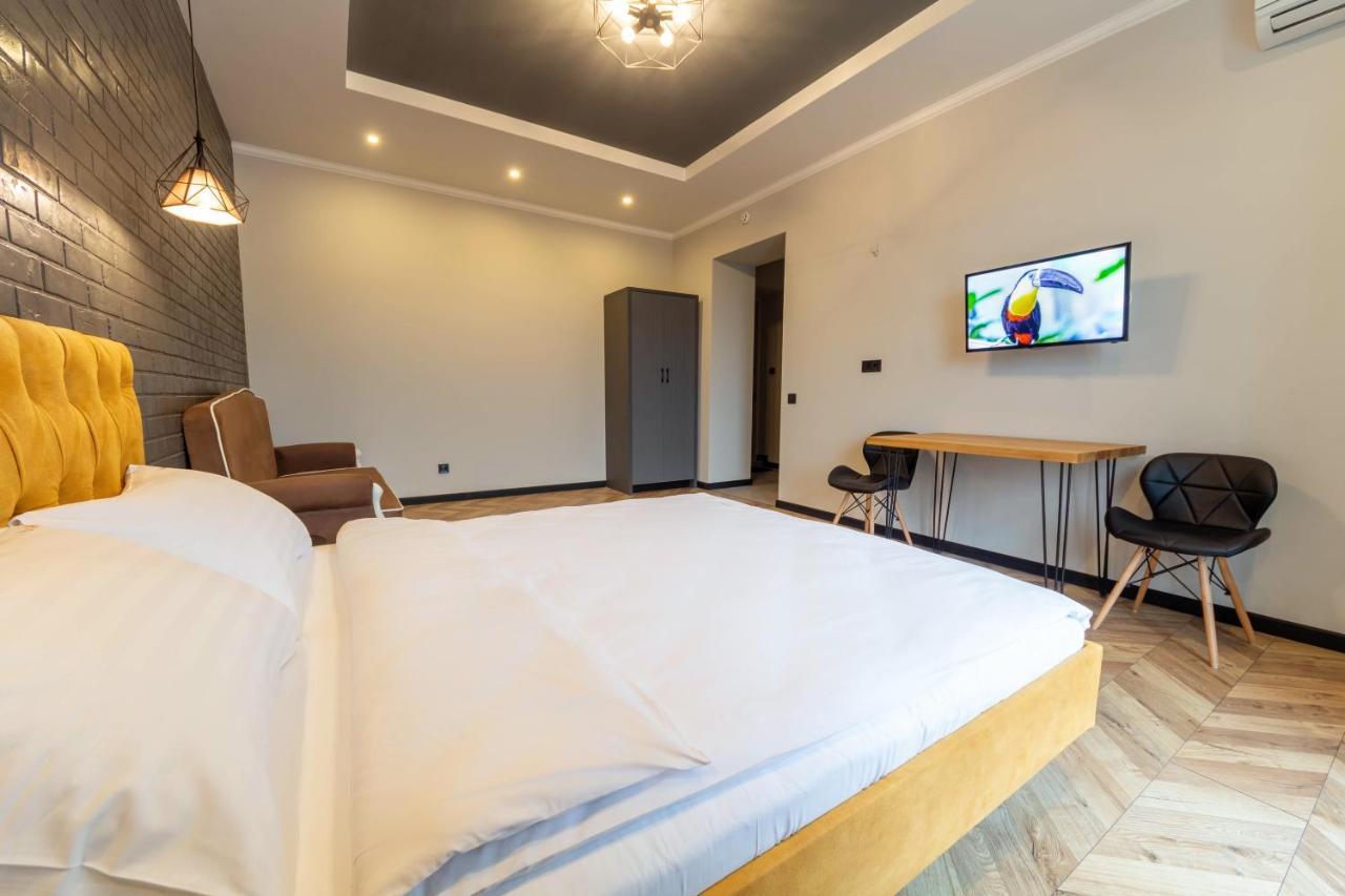Idea Design Apart-Hotel Prorizna Киев Экстерьер фото