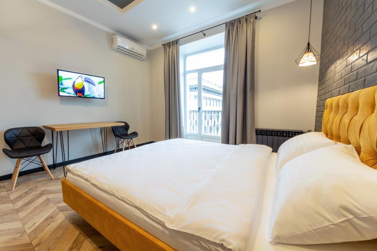 Idea Design Apart-Hotel Prorizna Киев Экстерьер фото