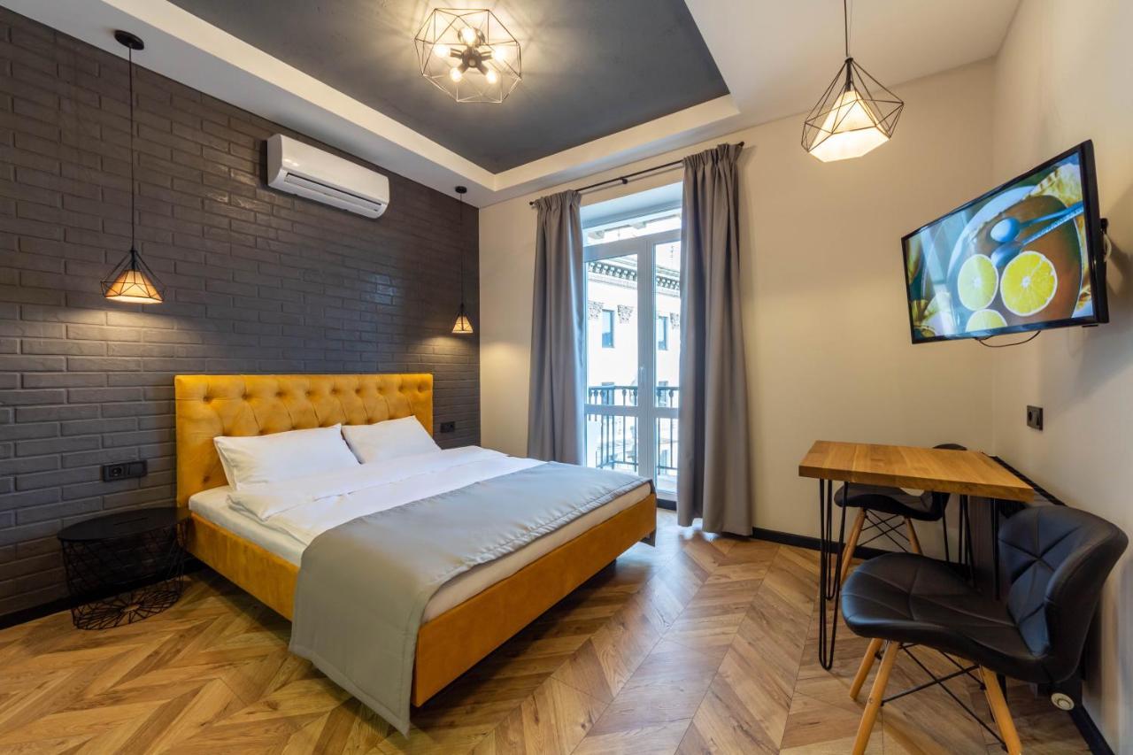 Idea Design Apart-Hotel Prorizna Киев Экстерьер фото