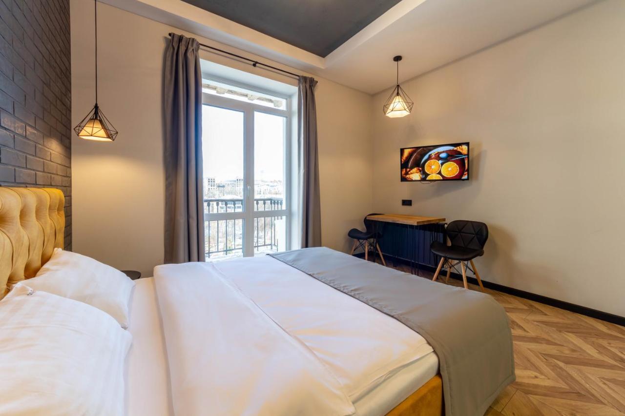 Idea Design Apart-Hotel Prorizna Киев Экстерьер фото