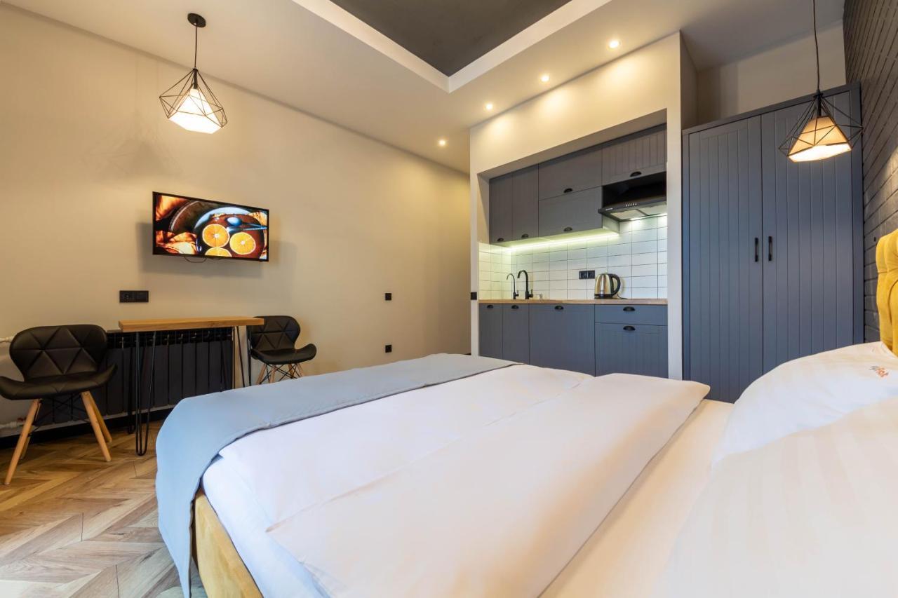 Idea Design Apart-Hotel Prorizna Киев Экстерьер фото