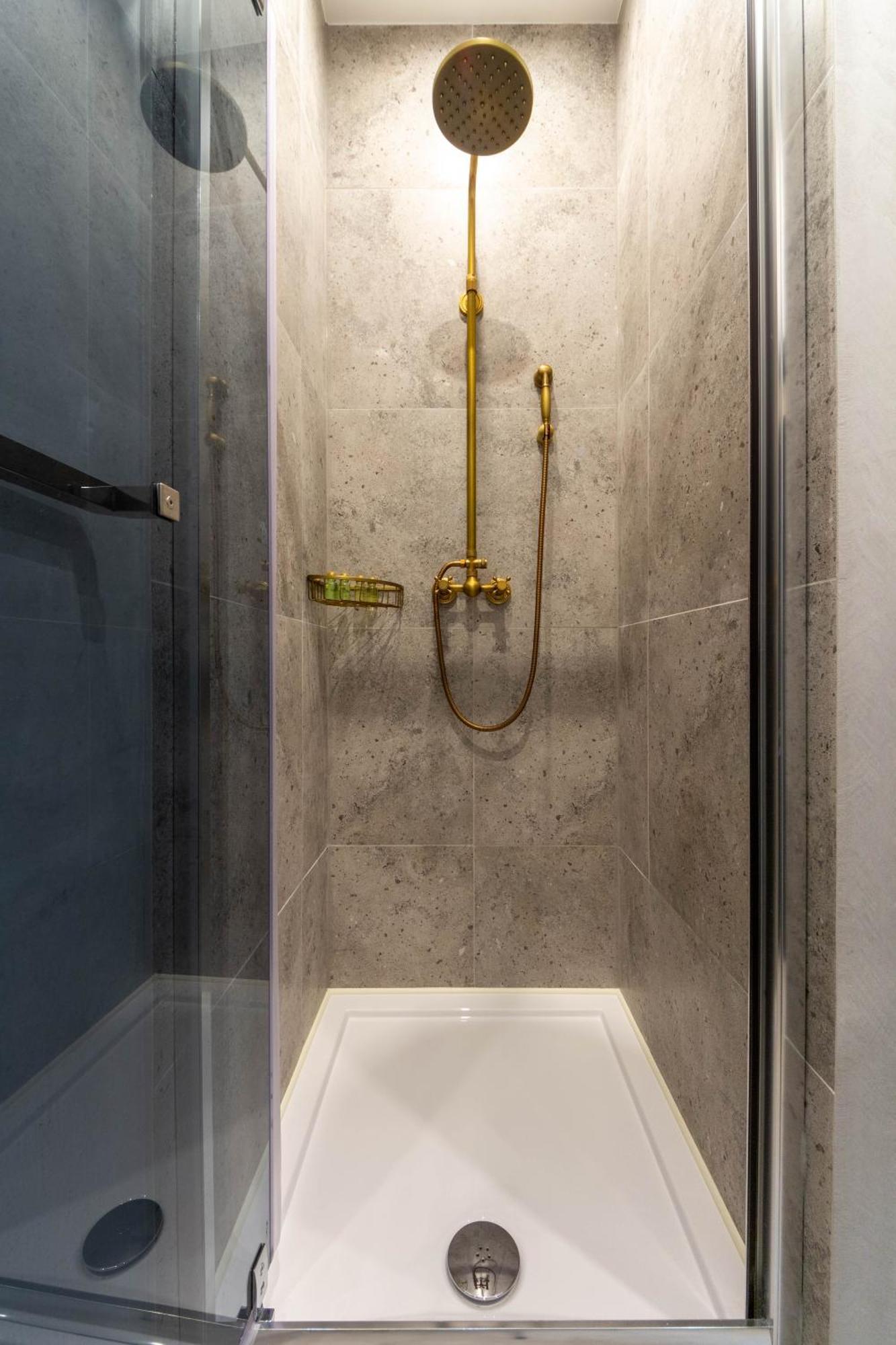 Idea Design Apart-Hotel Prorizna Киев Экстерьер фото