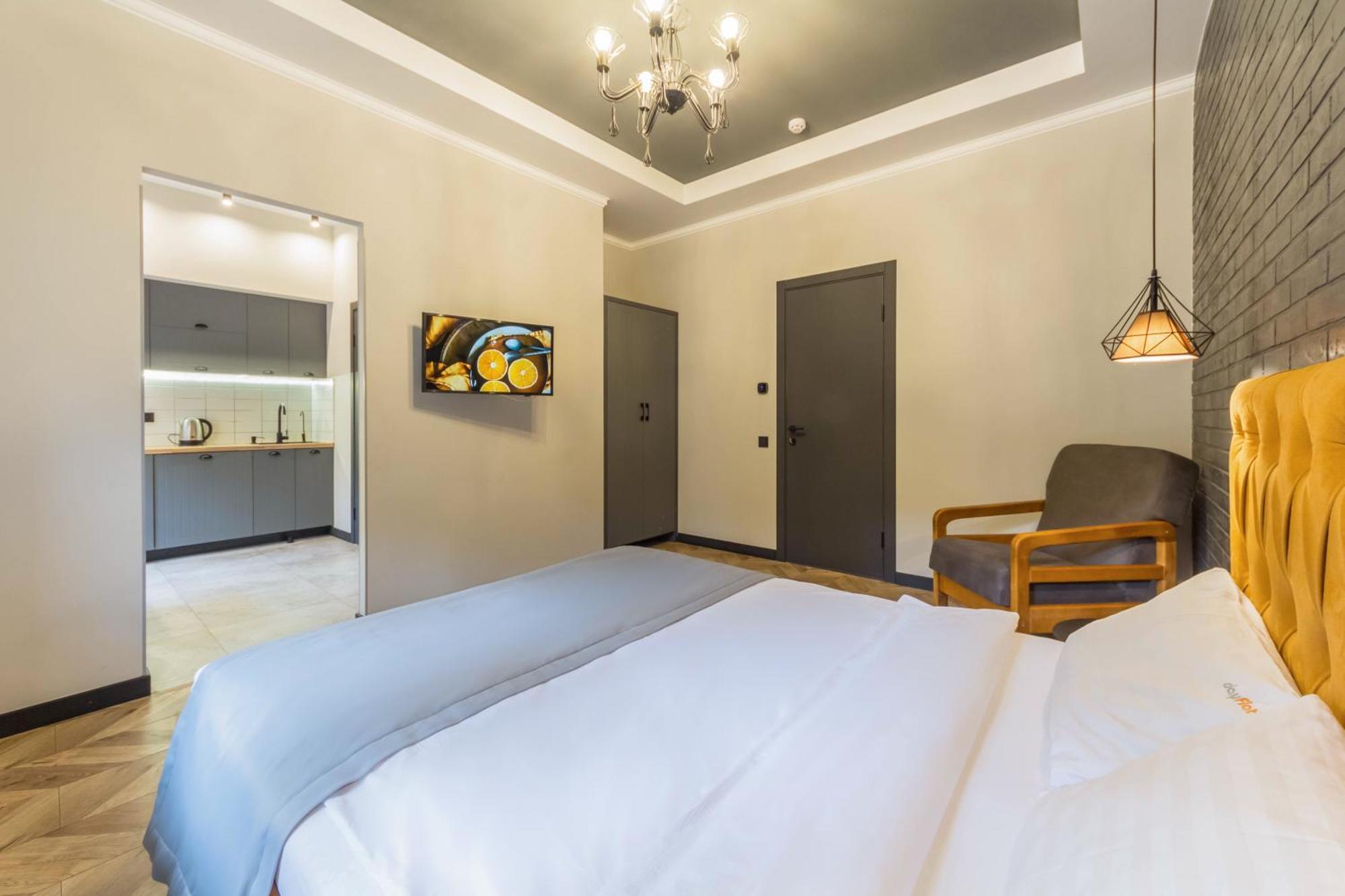 Idea Design Apart-Hotel Prorizna Киев Экстерьер фото