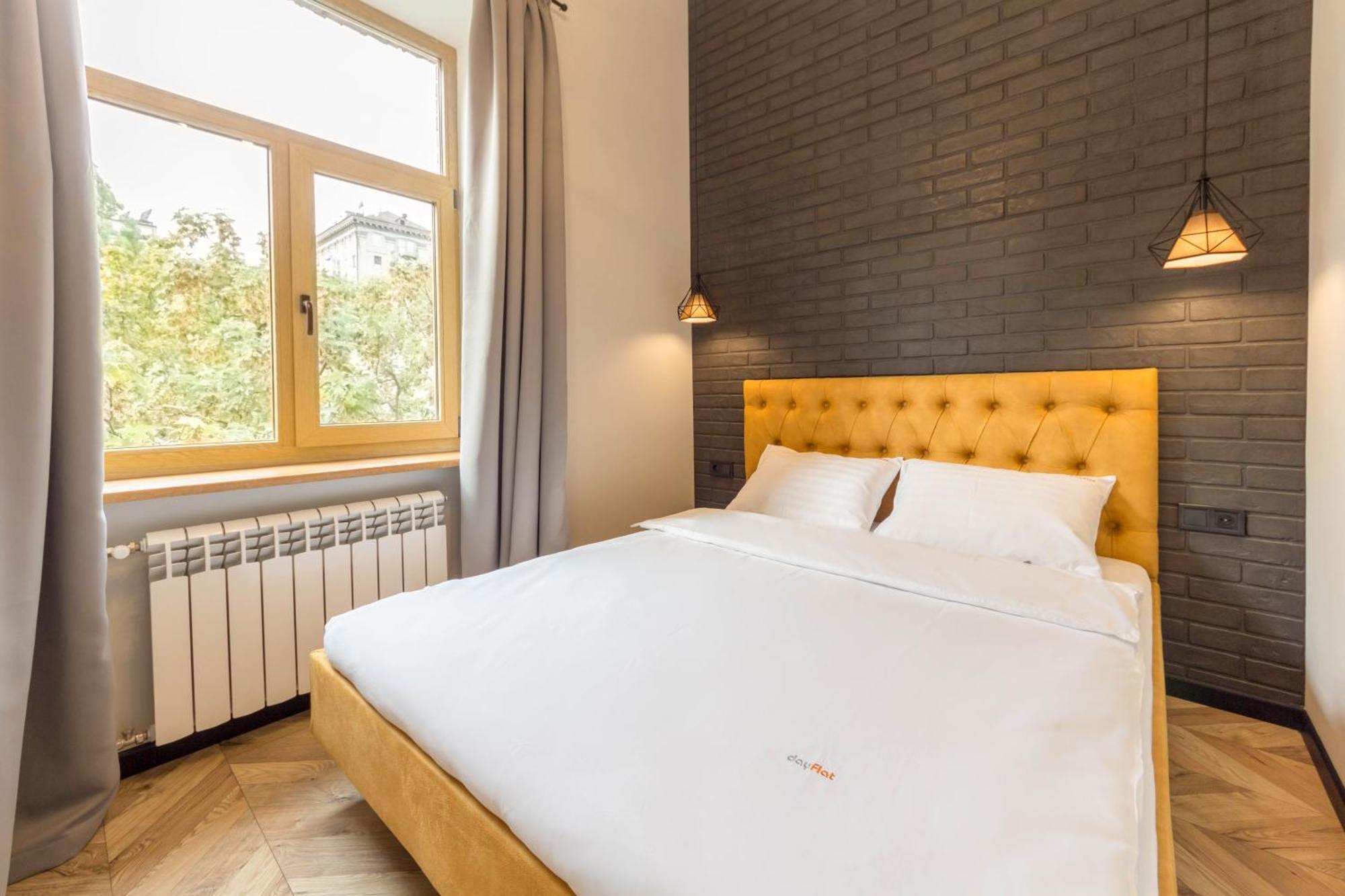 Idea Design Apart-Hotel Prorizna Киев Экстерьер фото