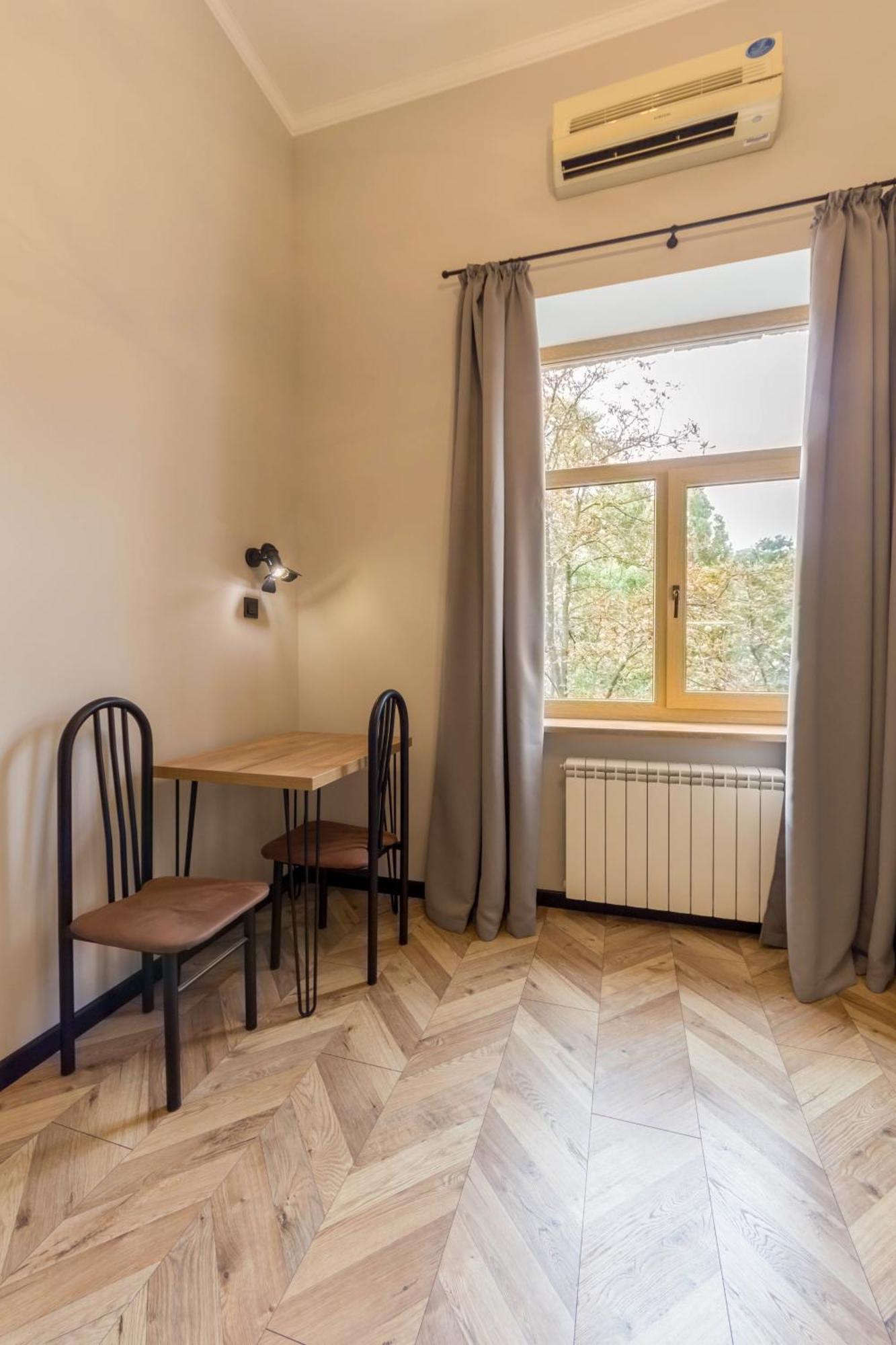 Idea Design Apart-Hotel Prorizna Киев Экстерьер фото