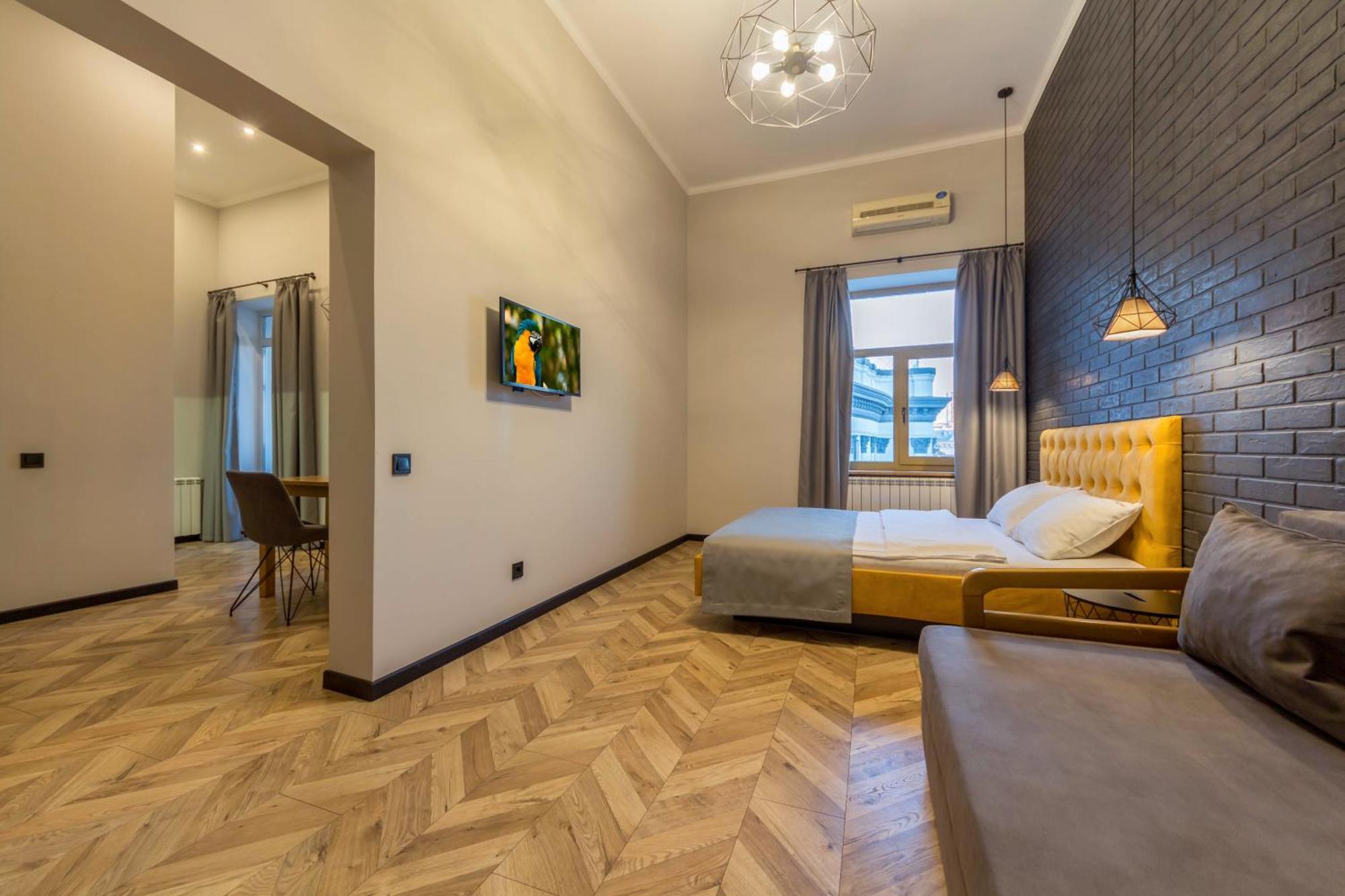 Idea Design Apart-Hotel Prorizna Киев Экстерьер фото