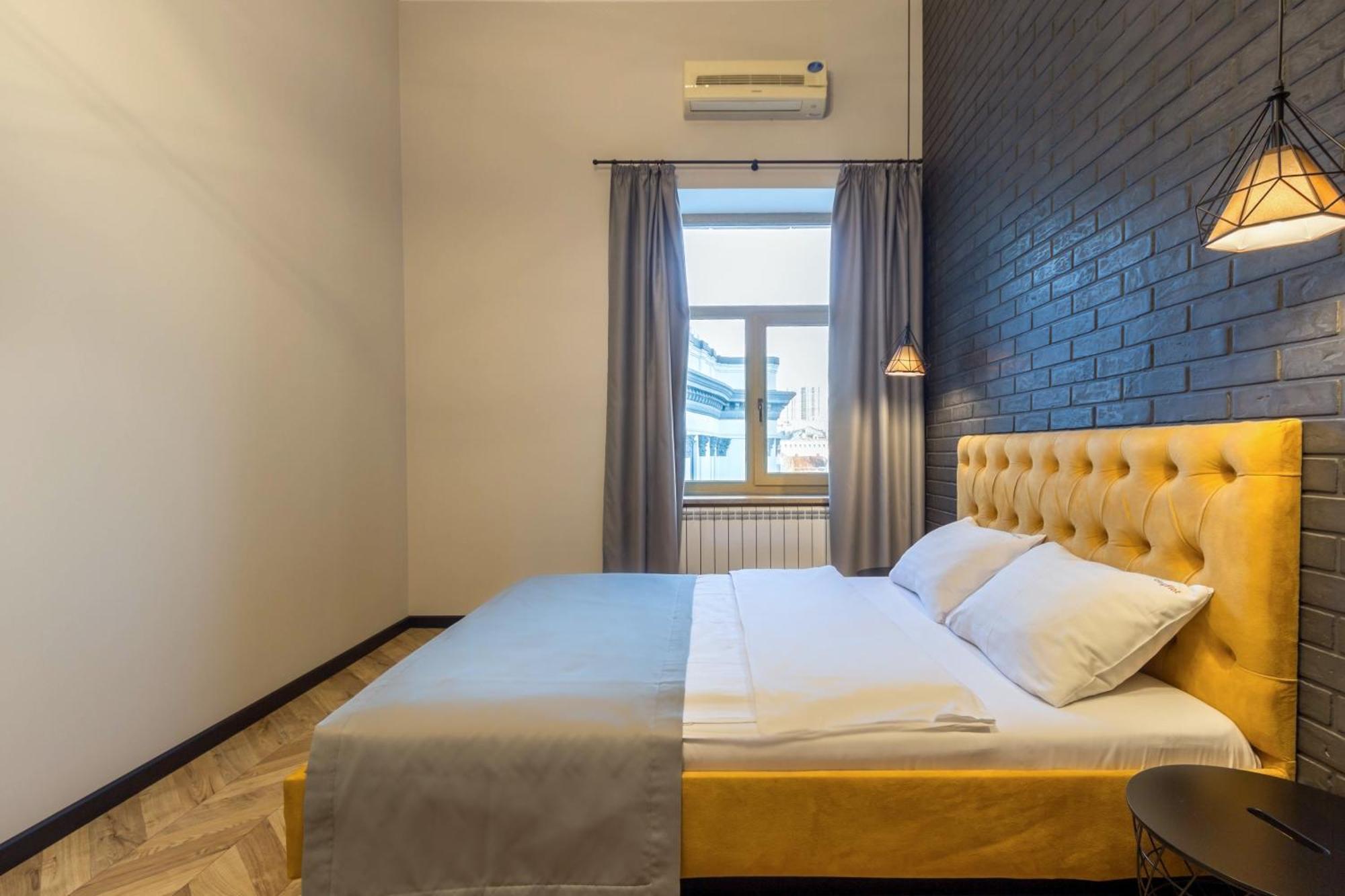 Idea Design Apart-Hotel Prorizna Киев Экстерьер фото