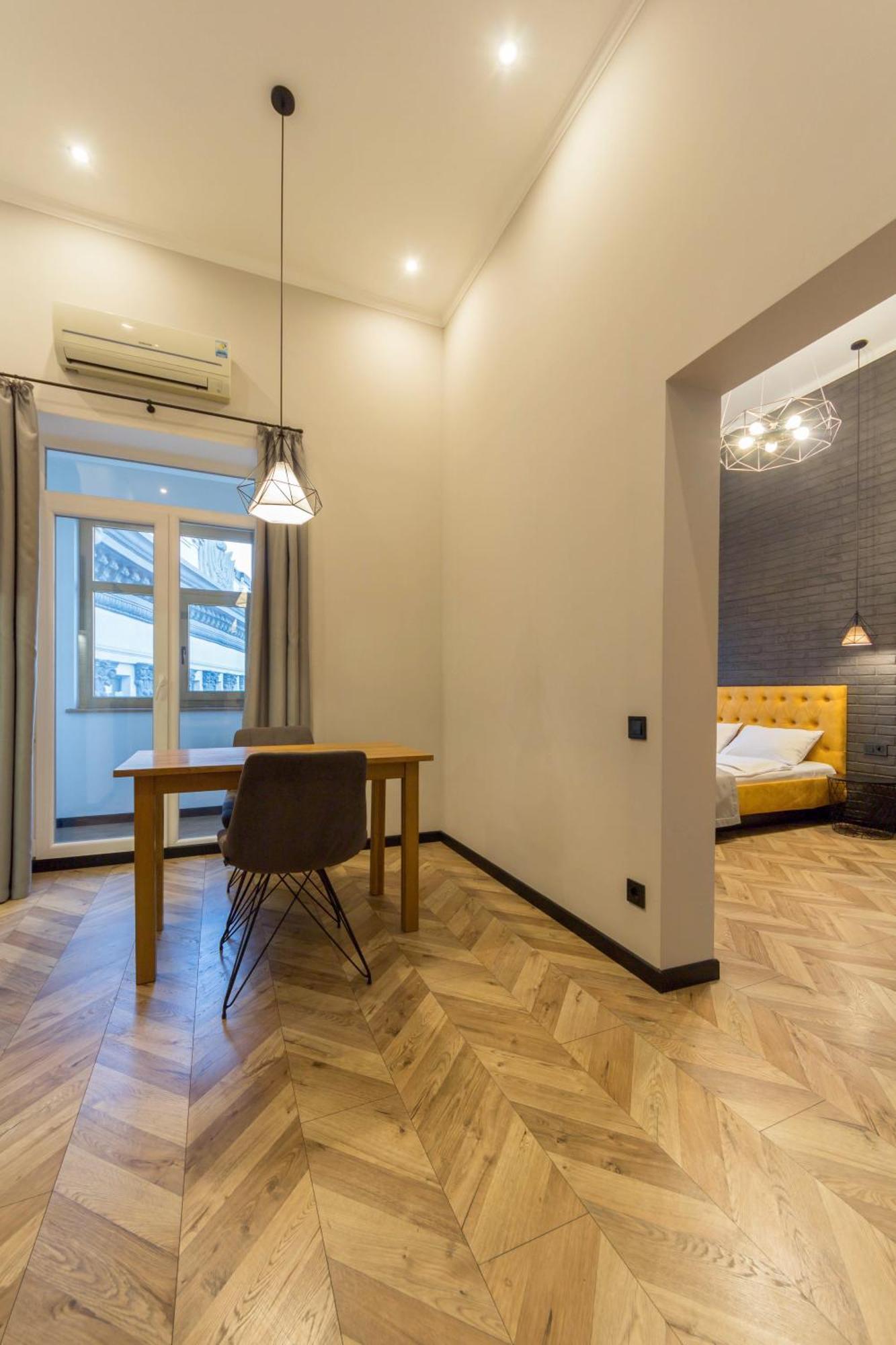 Idea Design Apart-Hotel Prorizna Киев Экстерьер фото
